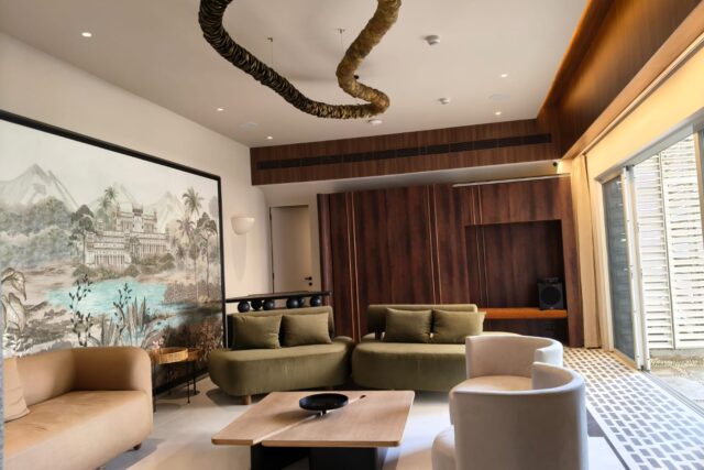 Indiabulls Skyforest, Lower Parel – 4BHK converted in 3BHK with Large Terrace. Available for Lease.