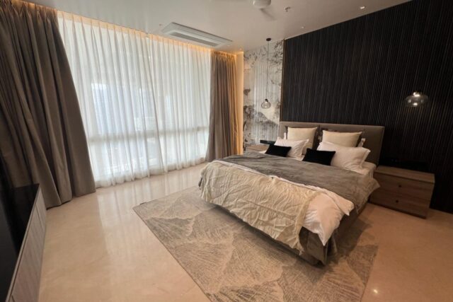 Indiabulls Skyforest 3BHK 2500 Sqft with Terrace for Lease.